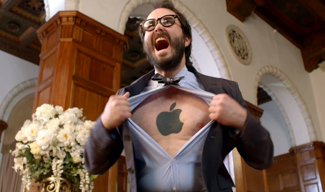 Marketing szeptany (buzz marketing) – czym jest? Rodzaje i przykłady 10 fan apple – marketing szeptany